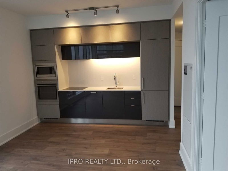 home for lease on 5303-10 York Street