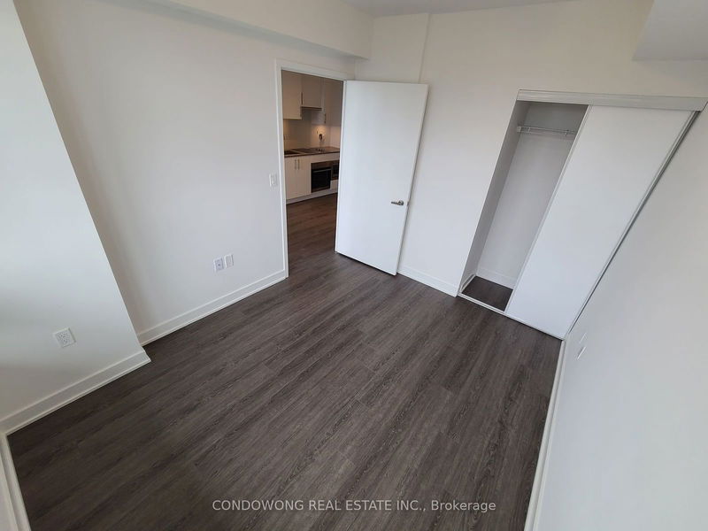 home for lease on 2501-99 Broadway Avenue