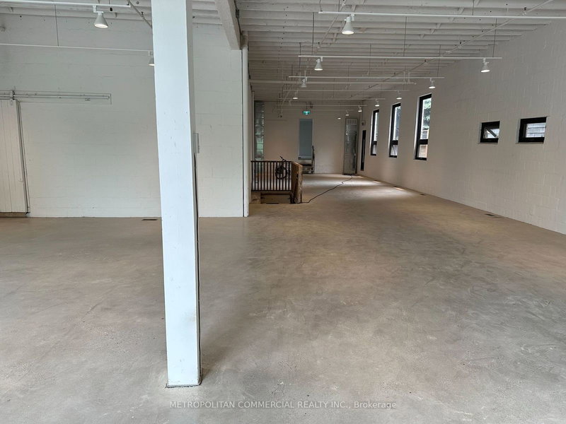 South - 83-91B Walnut Ave, Toronto, M5V 2S1 | Image 3