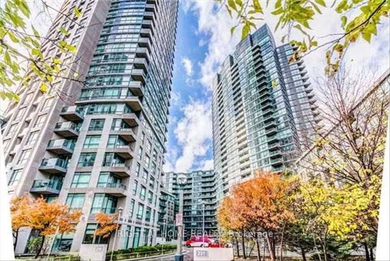 home for lease on 825-231 Fort York Boulevard