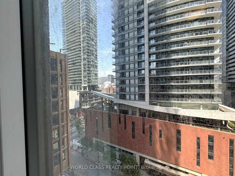home for lease on 1106-8 Widmer Street