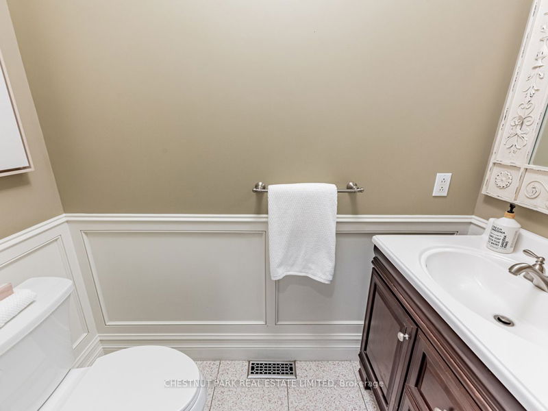 384 Winnett Ave  Toronto, M6C 3M1 | Image 15