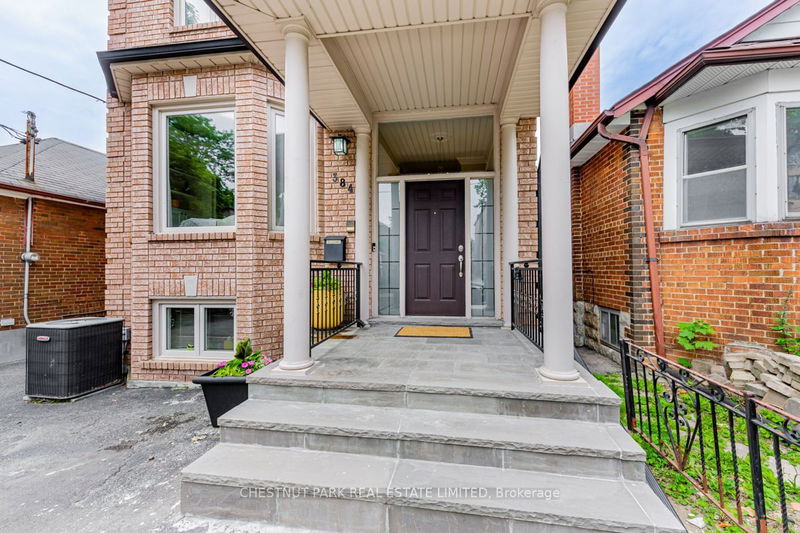 384 Winnett Ave  Toronto, M6C 3M1 | Image 2