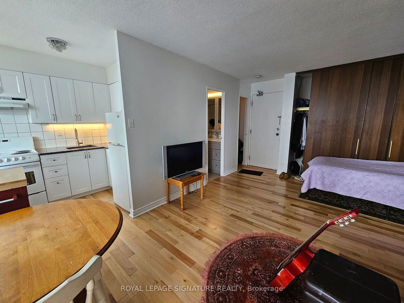  805 - 720 Spadina Ave  Toronto, M5S 2T9 | Image 1