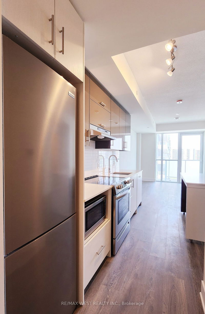 home for lease on 903-188 Fairview Mall Drive