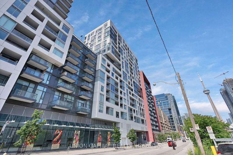home for lease on 329-576 Front Street W
