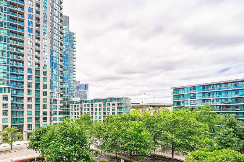  417 - 215 Fort York Blvd  Toronto, M5V 4A2 | Image 17