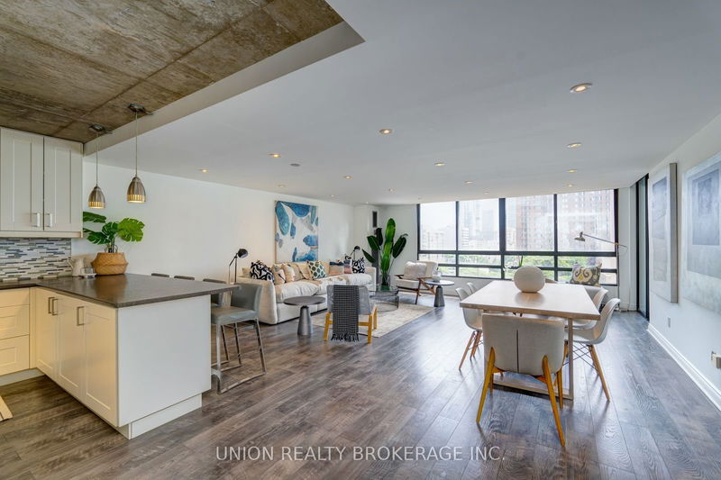 home for sale on 906-77 Carlton Street