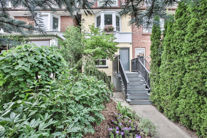 574 Crawford St  Toronto, M6G 3J8 | Image 2