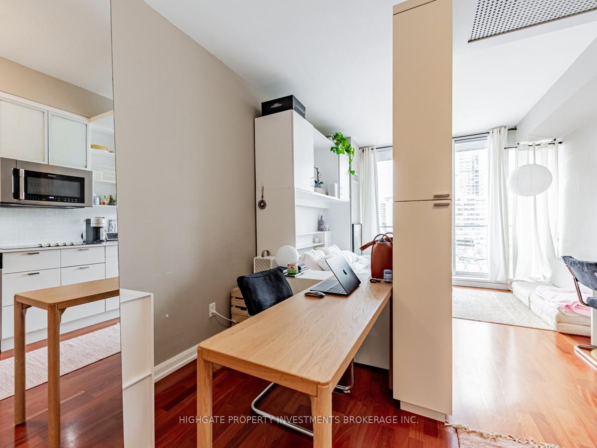 Listing Image 10