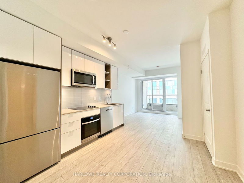 home for lease on 401-543 Richmond Street W
