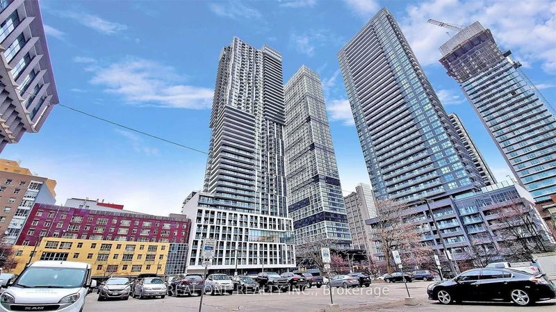 home for lease on 916-251 Jarvis Street