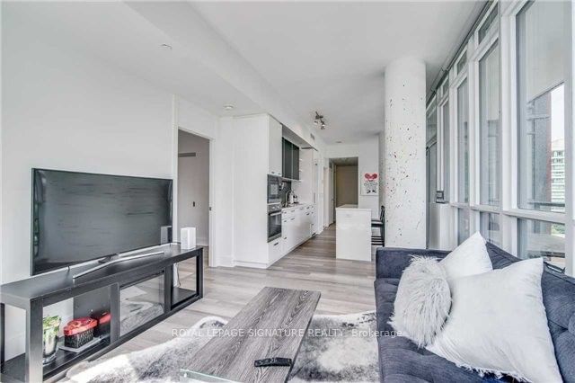 home for lease on 607-32 Davenport Road