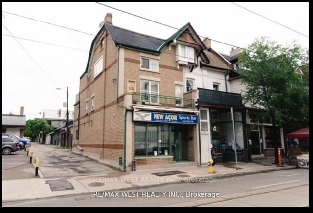 932 Dundas Street