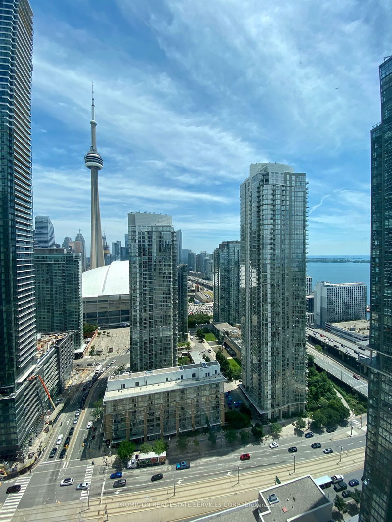 home for lease on 4006-15 Fort York Boulevard