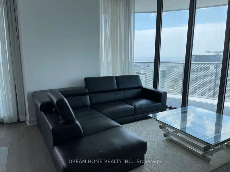 home for lease on 5502-11 Wellesley W Street