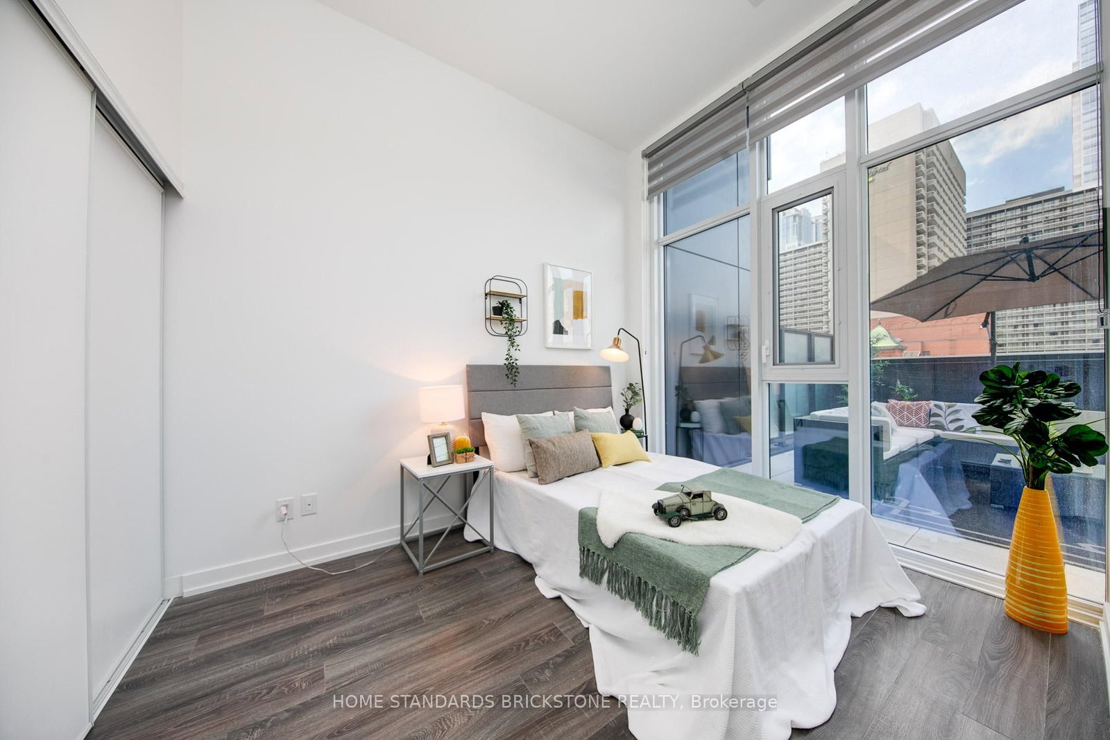 20 Edward Street, Unit 401 - Photo 10
