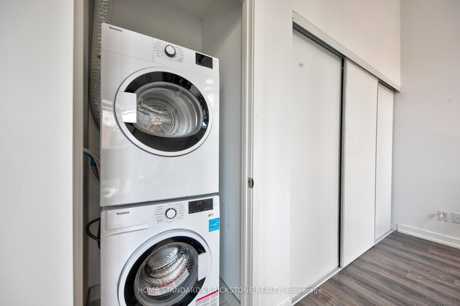 20 Edward Street, Unit 401 - Photo 13