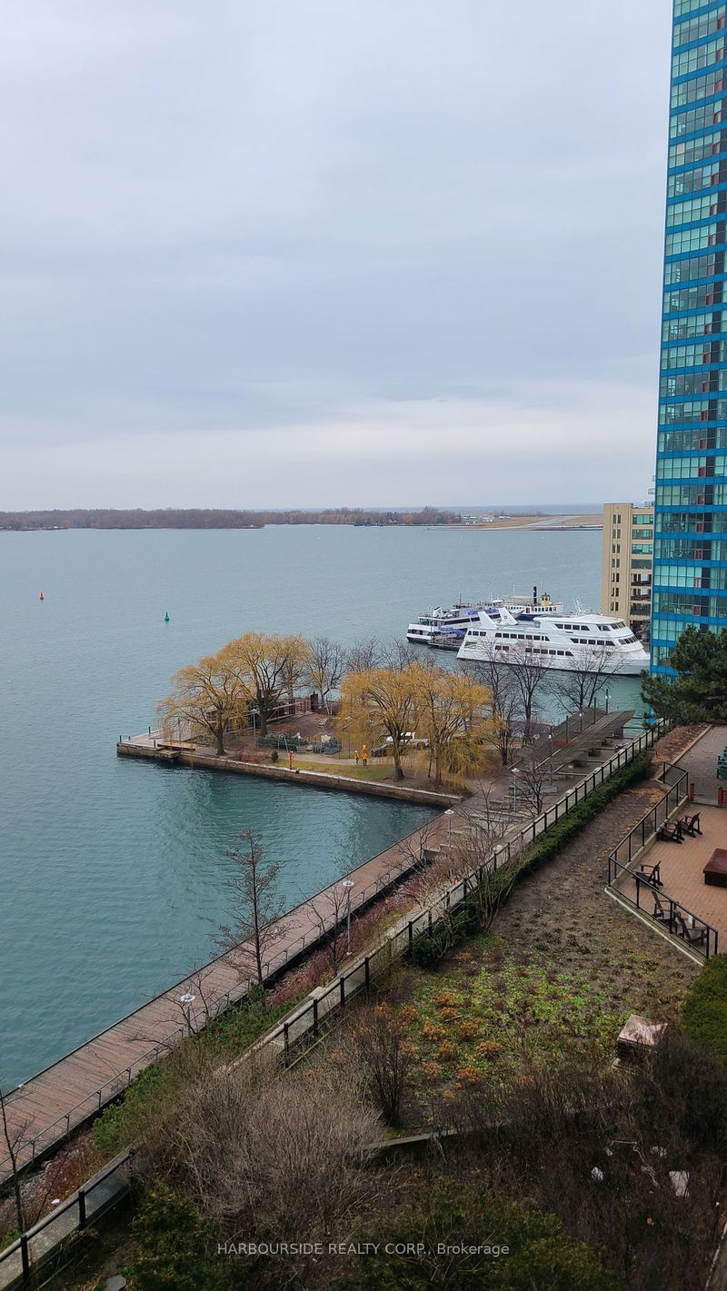 home for lease on 1104-65 Harbour Square