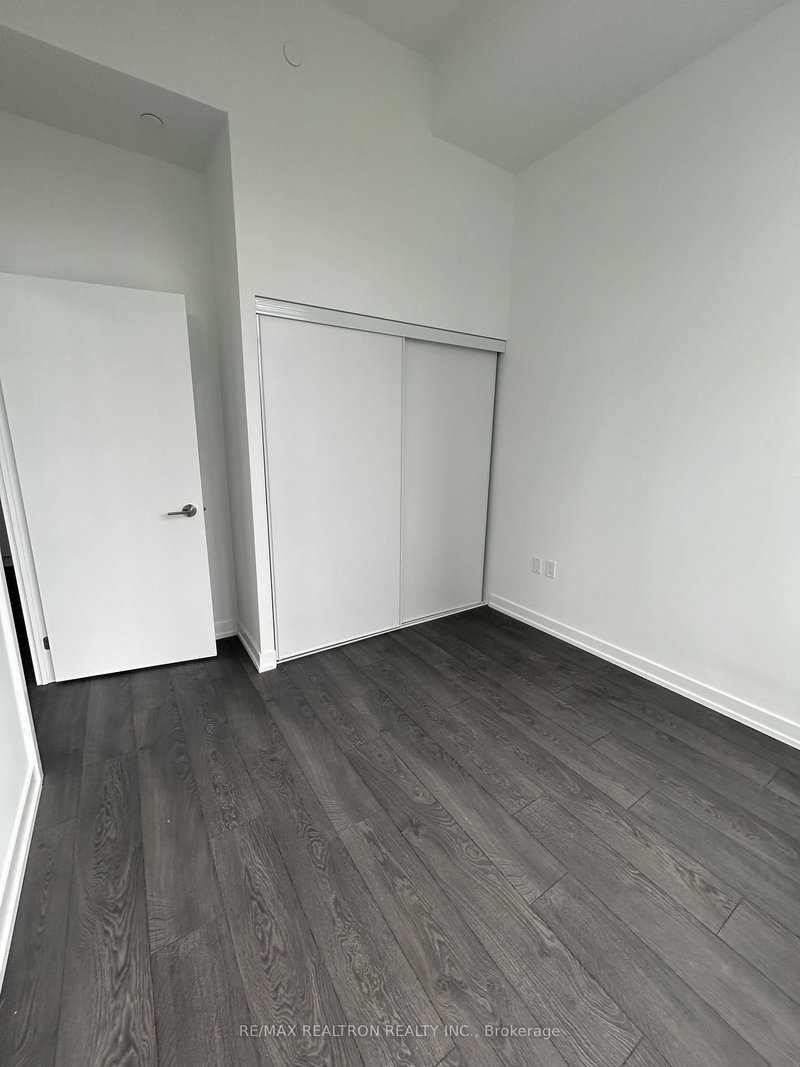 911 - 8 Olympic Garden Dr, Toronto, M2M 0B9 | Image 2