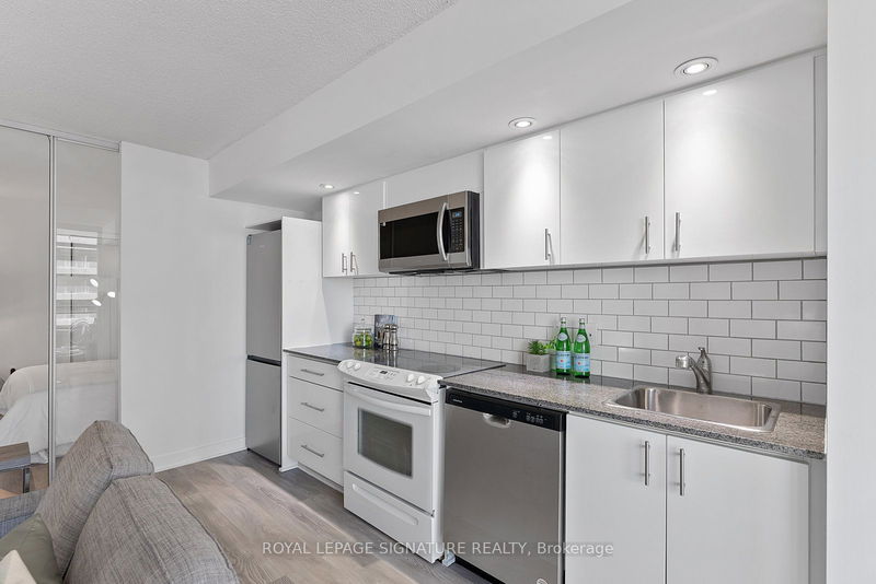  917 - 4K Spadina Ave  Toronto, M5V 3Y9 | Image 12