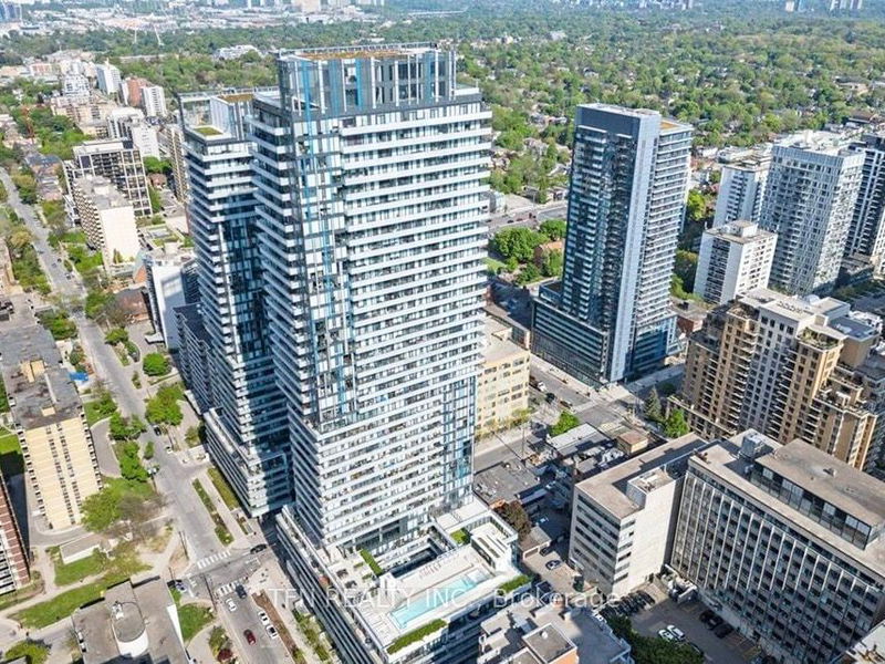 home for lease on 532-161 Roehampton Avenue