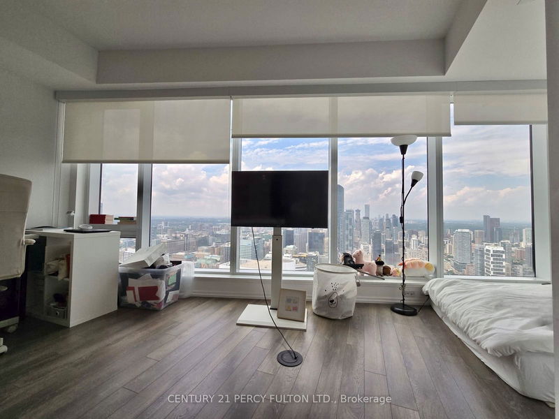 home for lease on 5713-197 Yonge Street