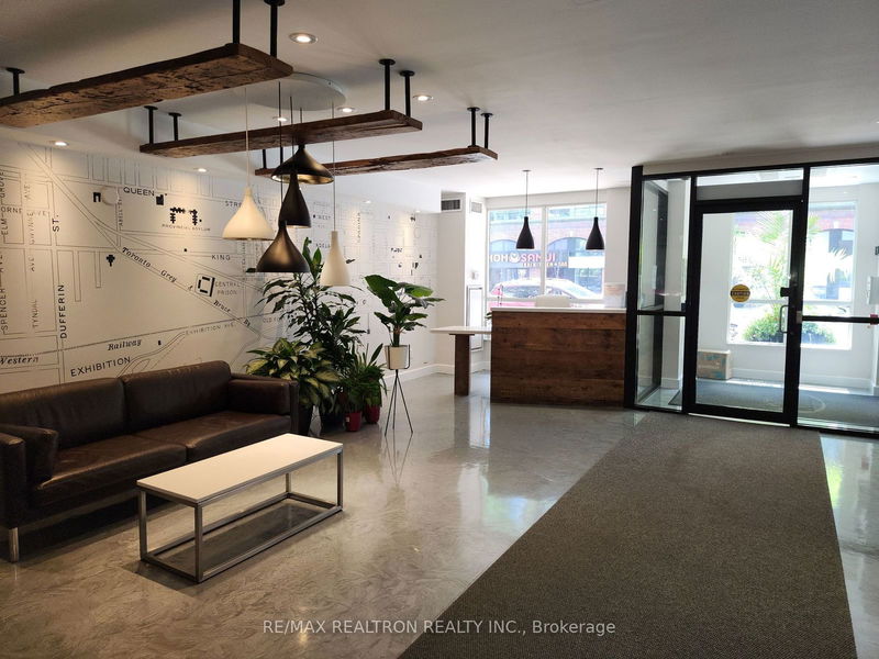 home for lease on 619-800 King Street W
