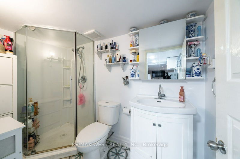 13 Rolyat St  Toronto, M6J 1S5 | Image 22