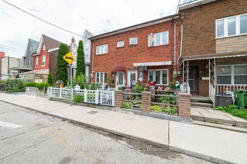 13 Rolyat St  Toronto, M6J 1S5 | Image 33