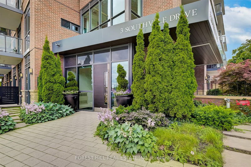  Ph701 - 3 Southvale Dr  Toronto, M4G 1G2 | Image 2