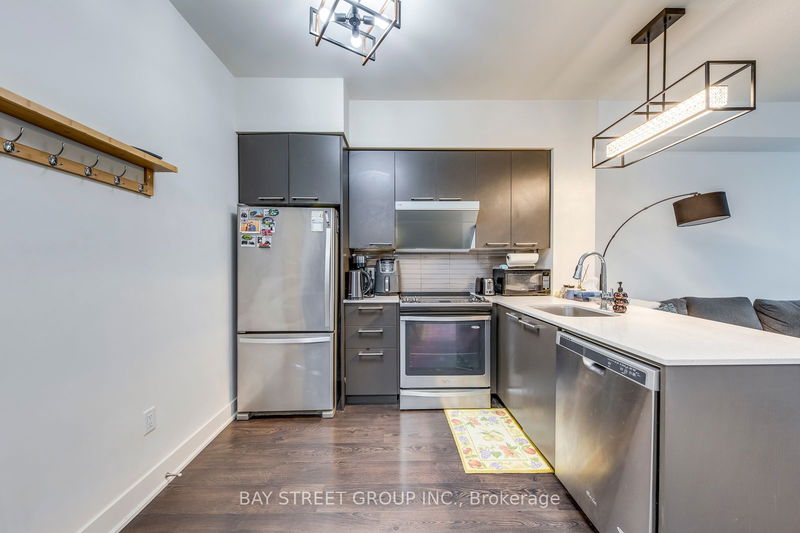  407 - 30 Roehampton Ave  Toronto, M4P 0B9 | Image 5