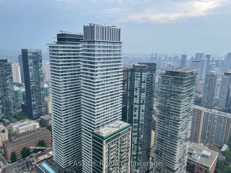 home for lease on 5203-1 Bloor Street E