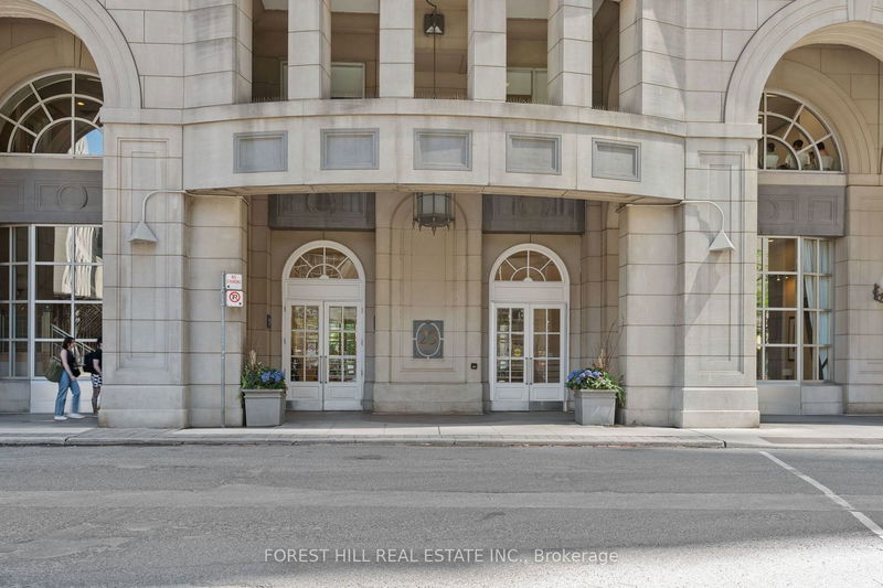 home for sale on 2006-25 The Esplanade