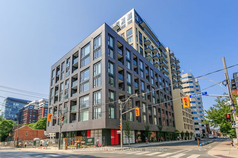 home for lease on 1202-543 Richmond Street W