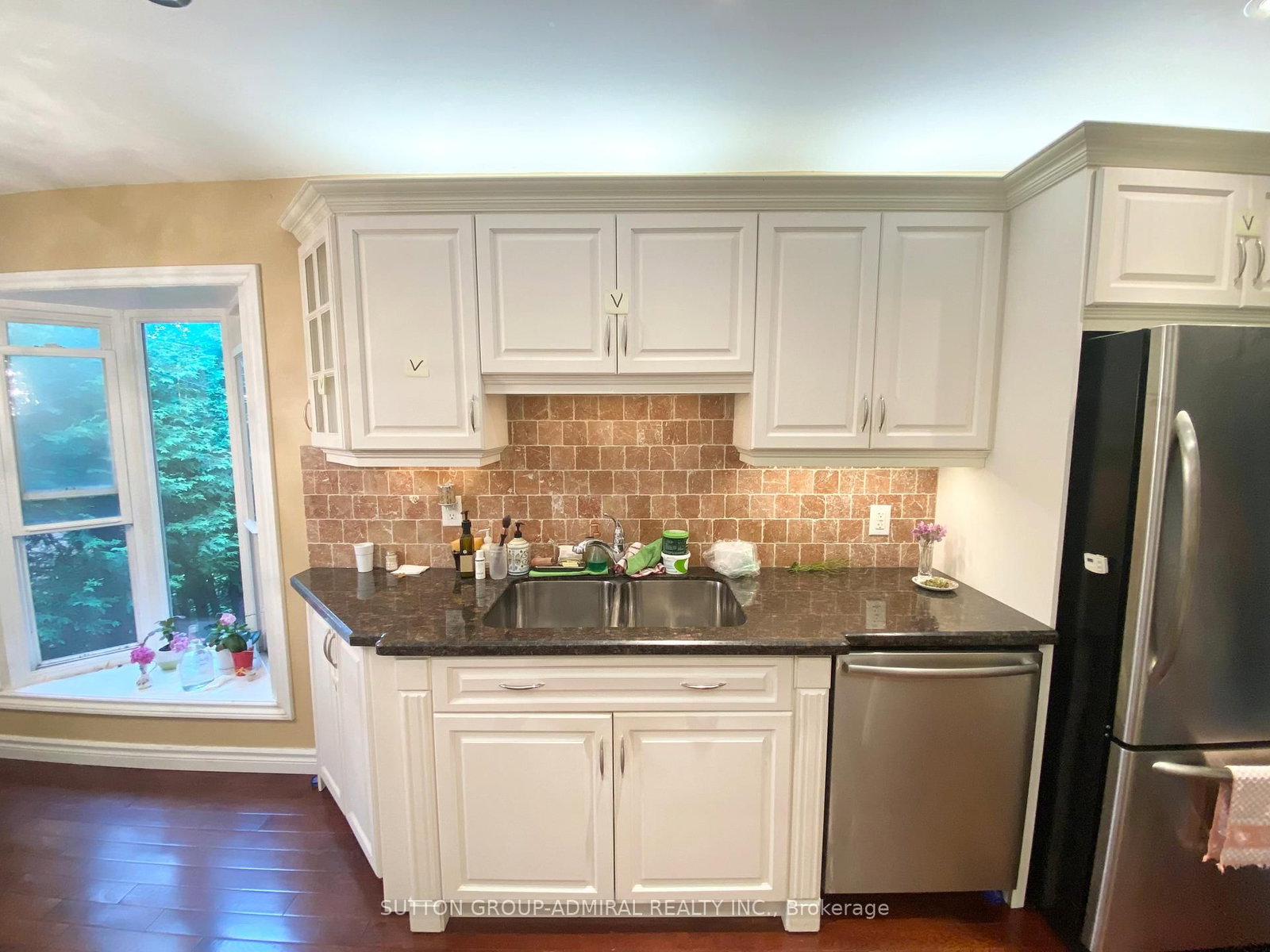 Listing Image 7