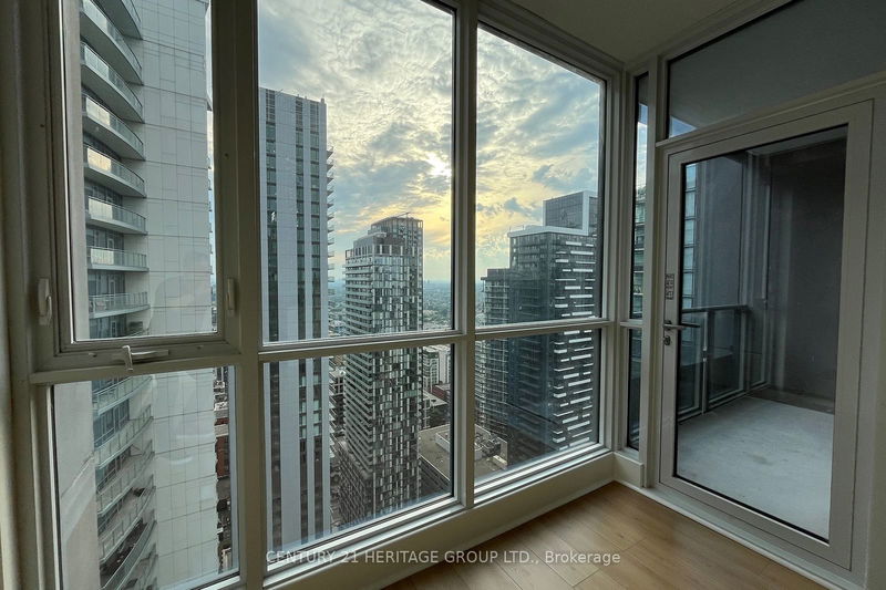 home for lease on 4111-295 Adelaide Street W