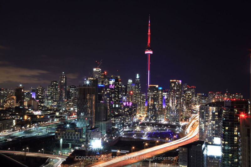 home for lease on PH3804-215 Fort York Boulevard