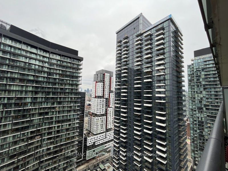  3001 - 101 Peter St  Toronto, M5V 0G6 | Image 24