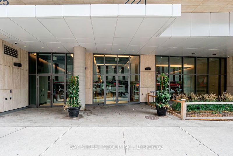  4206 - 2221 Yonge St  Toronto, M4S 2B4 | Image 4