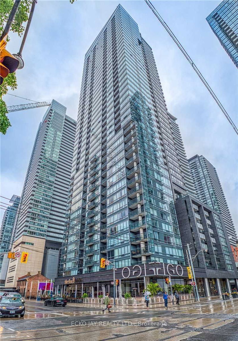 home for lease on 1102-295 Adelaide Street W