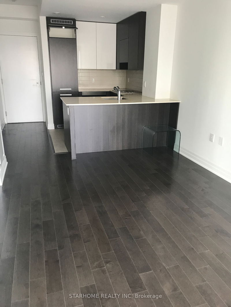 home for lease on 2510-8 The Esplanade