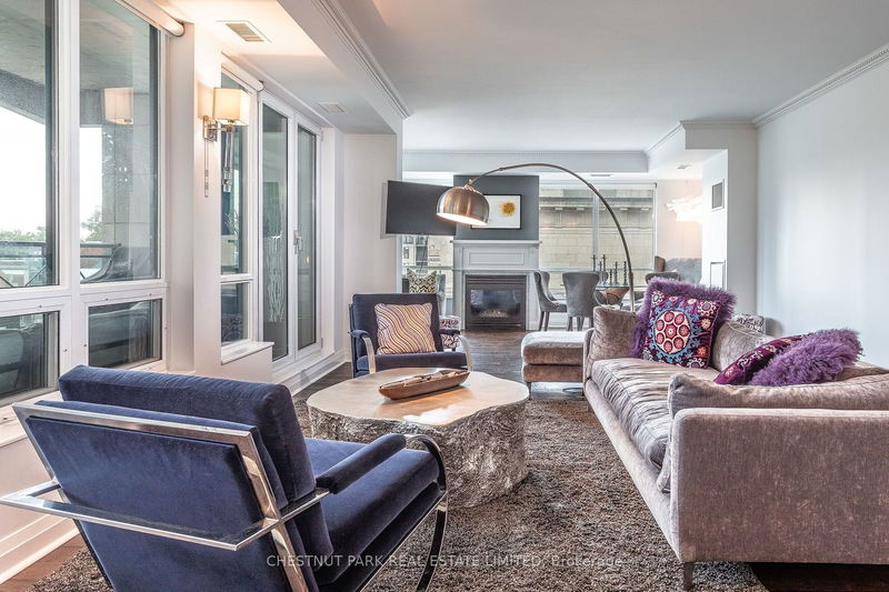 home for lease on 303-20 Scrivener Square