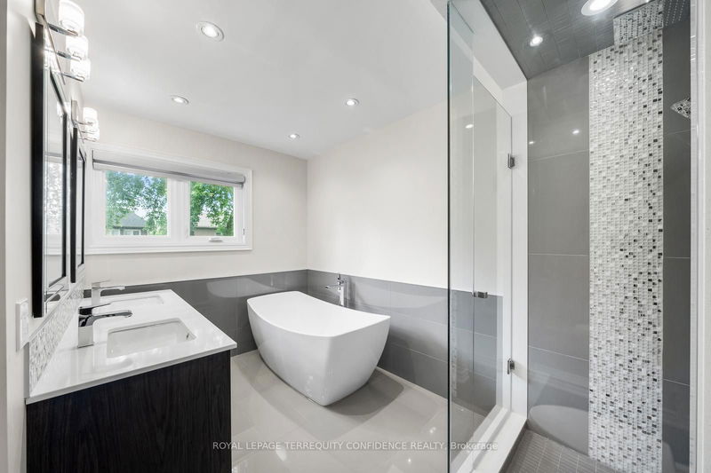 635 St Germain Ave  Toronto, M5M 1X8 | Image 22