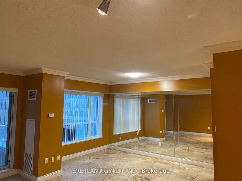 home for lease on 708-887 Bay Street