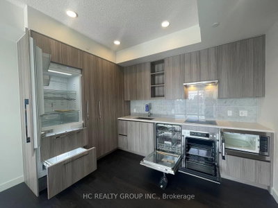 Unit 1809 — 95 Mcmahon Drive — photo 4