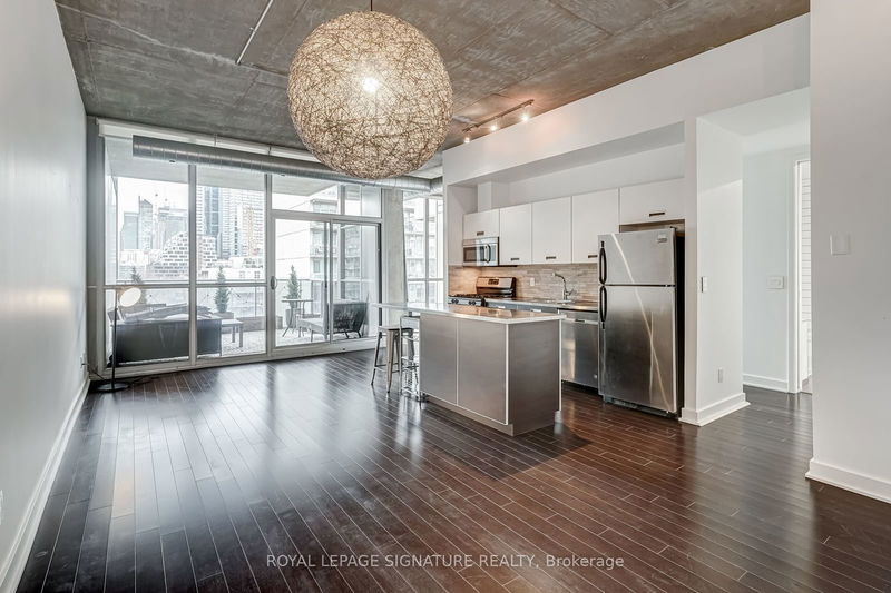 home for lease on 707-60 Bathurst Street