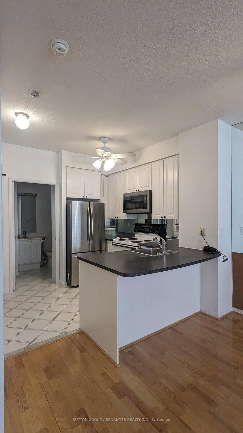 406 - 555 Yonge St, Toronto, M4Y 3A6 | Image 3