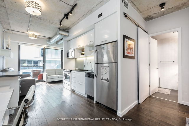 1206 - 51 Trolley Crescent