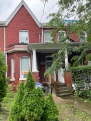 home for lease on Bsmt-17 Henry Street